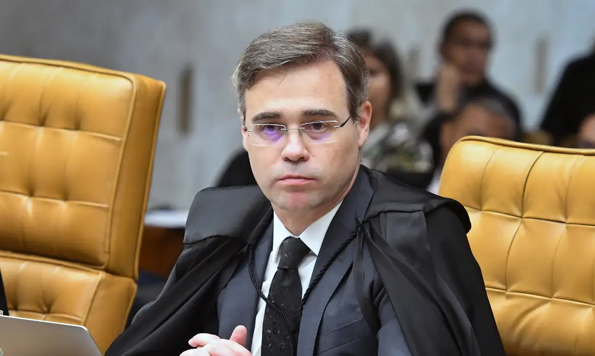 Crise na Polícia Federal: Diretores Apresentam Solicitação de Saída Após Afastamento de Diretor-Geral